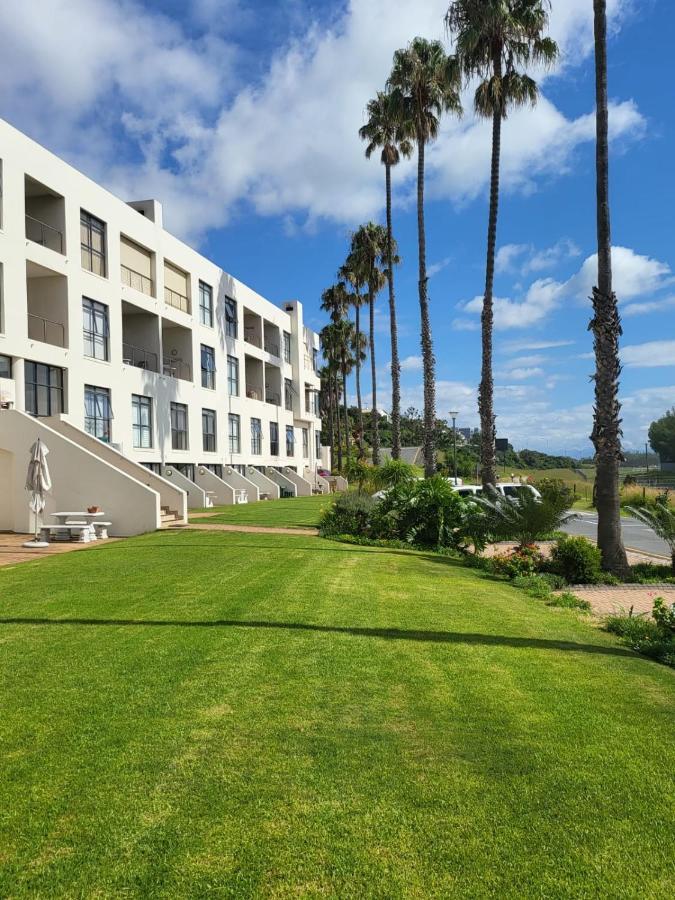 13 At Santos Apartment Mossel Bay Bagian luar foto